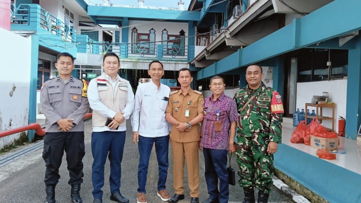 Mohon ijin menyampaikan 23/12/2024 Lurah Jawa, Babinsa dan Bhabinkamtibmas Kelurahan Jawa Menghadiri kegiatan Khitan Sehat Anak Sholeh "Mewujudkan Generasi Muslim Yang Sehat dan Bersih" di PLN Jl. Gajah Mada