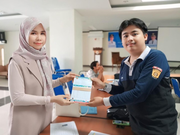 Mohon ijin menyampaikan 27/12/2024 Kasi Kesra Penyerahan Program Kartu Isi Gas LPG 3 KG untuk Warga kurang mampu Kelurahan Jawa guna pengendalian Inflasi Kota Samarinda di Disprendag Kota Samarinda