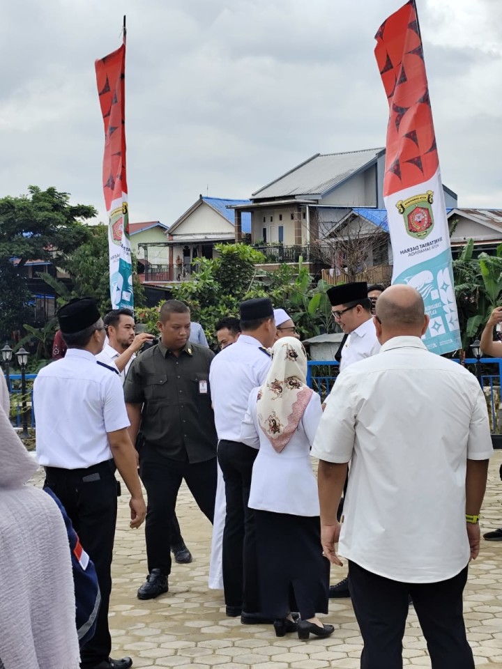 Mohon ijin menyampaikan 12/2/2025 Lurah, Kasi Kesra dan Kasi Ekbang Kelurahan Jawa Menghadiri Kegiatan Peresmian Masjid Al-Khair di Jl. DR. Soetomo Kelurahan Sidodadi yang di resmikan Oleh Bapak Walikota Samarinda