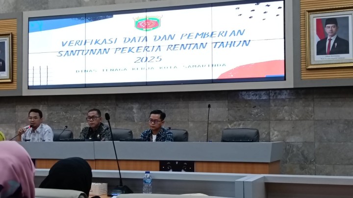 Mohon ijin menyampaikan 14/2/2025 Lurah Jawa menghadiri kegiatan "Verifikasi Data dan Pemberian  Santunan Pekerja Rentan Tahun 2025 di Ruang Mangkupelas