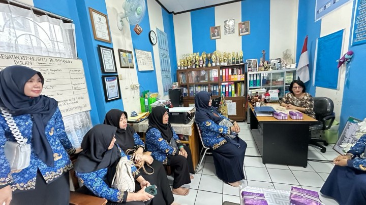 Mohon ijin menyampaikan 17/2/2025 Kasi Kesra Mendampingi TIM UKS kecamatan di TK kristen Emanuel