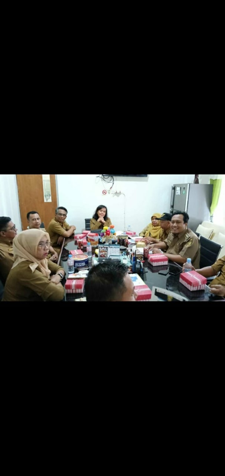 Mohon ijin menyampaikan 24/2/2025 Lurah Jawa menghadiri Rapat Koordinasi bersama Lurah Sekecamatan Samarinda Ulu di Ruang Camat Samarinda Ulu