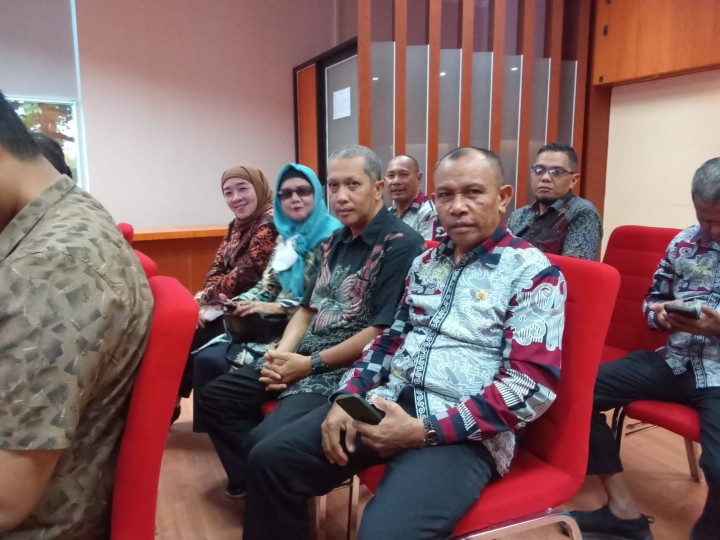 Mohon ijin menyampaikan 20/3/2025 Sekretaris Jawa Menghadiri Rapat diinspektorat Kota Dengan Tema " PERAN UPG DAN PPID DALAM PENGENDALIAN GRAFITASI"