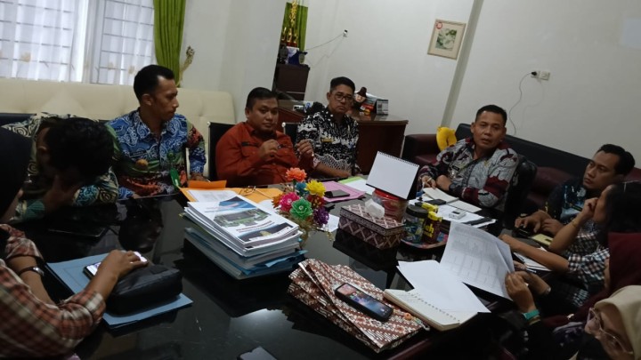 Mohon ijin menyampaikan 27/3/2025 Lurah Jawa menghadiri Rapat Koordinasi Lurah Sekecamatan Samarinda Ulu di Ruang Camat Samarinda Ulu