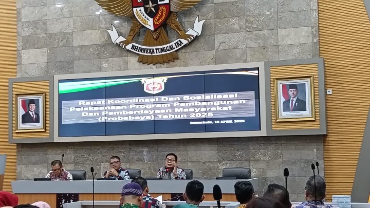 Mohon izin menyampaikan 10/4/2025 Lurah Jawa menghadiri Rapat Koordinasi dan Sosialisasi Pelaksanaan Program Pembangunan dan Pemberdayaan (PROBEBAYA) Tahun 2026 di Ruang Mangkupelas Kota Samarinda