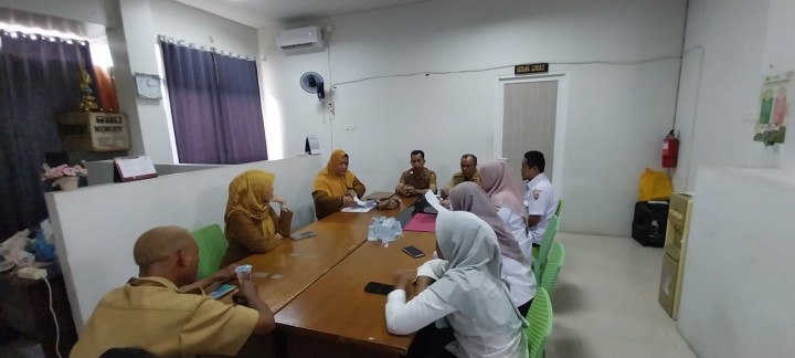 Mohon izin menyampaikan 15/4/2025 Kegiatan Rakor Pejabat Struktural Kelurahan Jawa beserta Staf di Lantai II Kantor Kelurahan Jawa