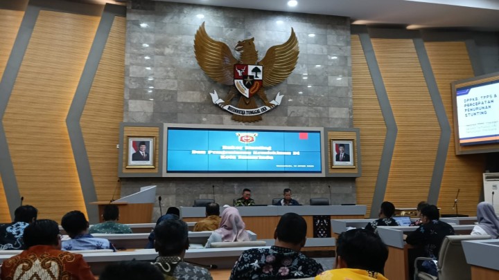 Mohon izin menyampaikan 21/4/2025 Lurah Jawa menghadiri kegiatan Rakor stunting dan pengentasan kemiskinan di Ruang Mangkupelas Balaikota Samarinda