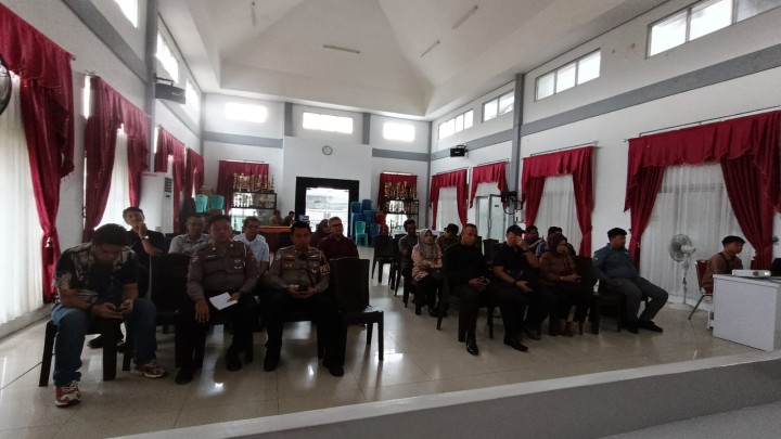 Mohon izin menyampaikan 02/5/2025 Lurah Jawa menghadiri Rapat Pelaksanaan Drainase Jl. Pasundan dan Jl. Ks Tubun di Aula Kecamatan Samarinda Ulu
