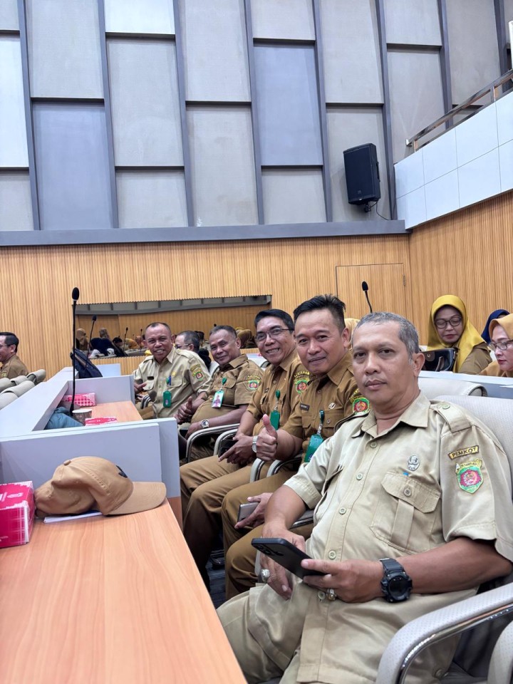Mohon izin menyampaikan 06/5/2025 Sekretaris Kelurahan Jawa mengahadiri  Sosialisasi Perwali Tata Naskah Dinas dan Perwali Pakaian Dinas ASN di Ruang Rapat Mangkupelas Kota Samarinda