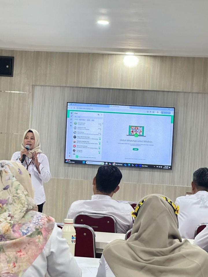 Mohon izin menyampaikan 14/5/2025 Rapat verifikasi Dokumen Kota Sehat thn 2025 Forkom Kecamatan Sehat dan POKJA Kelurahan Sehat Se Kota Samarinda di Kantor Dinas kesehatan Kota samarinda Hadir : Kasi Kesra kelurahan