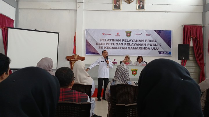 Mohon izin menyampaikan 16/5/2025 Staf Pelayanan menghadiri Kegiatan Pelatihan Pelayanan Prima Pada Pelayanan Publik Se Kecamatan Samarinda Ulu