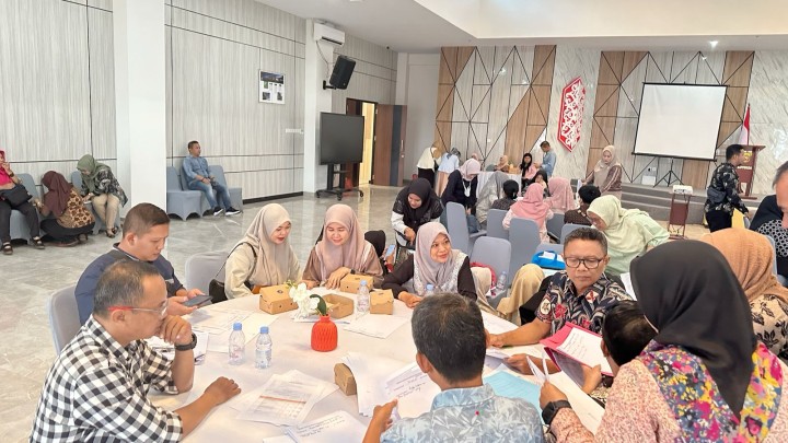 Mohon izin menyampaikan 16/05/2025 menghadiri acara/kegiatan Penyusunan RKPD kota smd tahun 2026  Verifikasi Rincian Sub kegiatan Rancangan Renja perangkat Daerah thn 2026 di Arutalla Ballroom Baperrida kota smd  Hadir : Kasi kesra Bendahara Rutin dan Bendahara Kegiatan Probebaya kelurahan