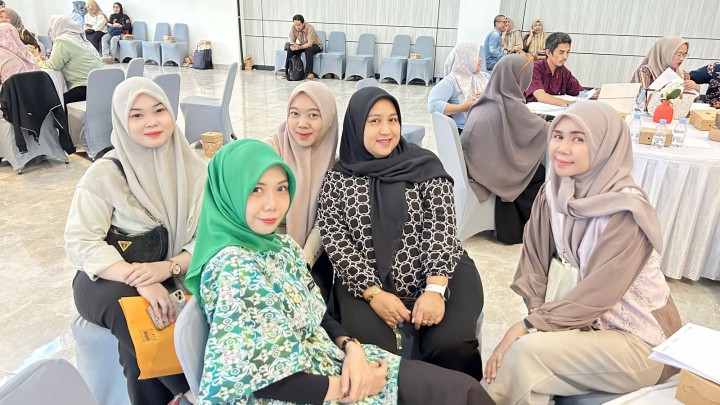 Mohon izin menyampaikan 16/05/2025 menghadiri acara/kegiatan Penyusunan RKPD kota smd tahun 2026  Verifikasi Rincian Sub kegiatan Rancangan Renja perangkat Daerah thn 2026 di Arutalla Ballroom Baperrida kota smd  Hadir : Kasi kesra Bendahara Rutin dan Bendahara Kegiatan Probebaya kelurahan