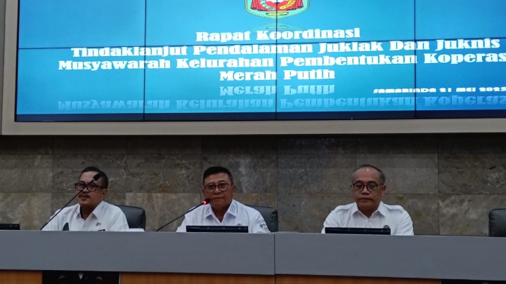Mohon izin menyampaikan 21/05/2025 Lurah Jawa menghadiri Rapat Koordinasi tindak lanjut Pendalaman Juklat dan Juknis Musyawarah Kelurahan Pembentukan Koperasi merah putih di Ruang Mangkupelas Balaikota Samarinda