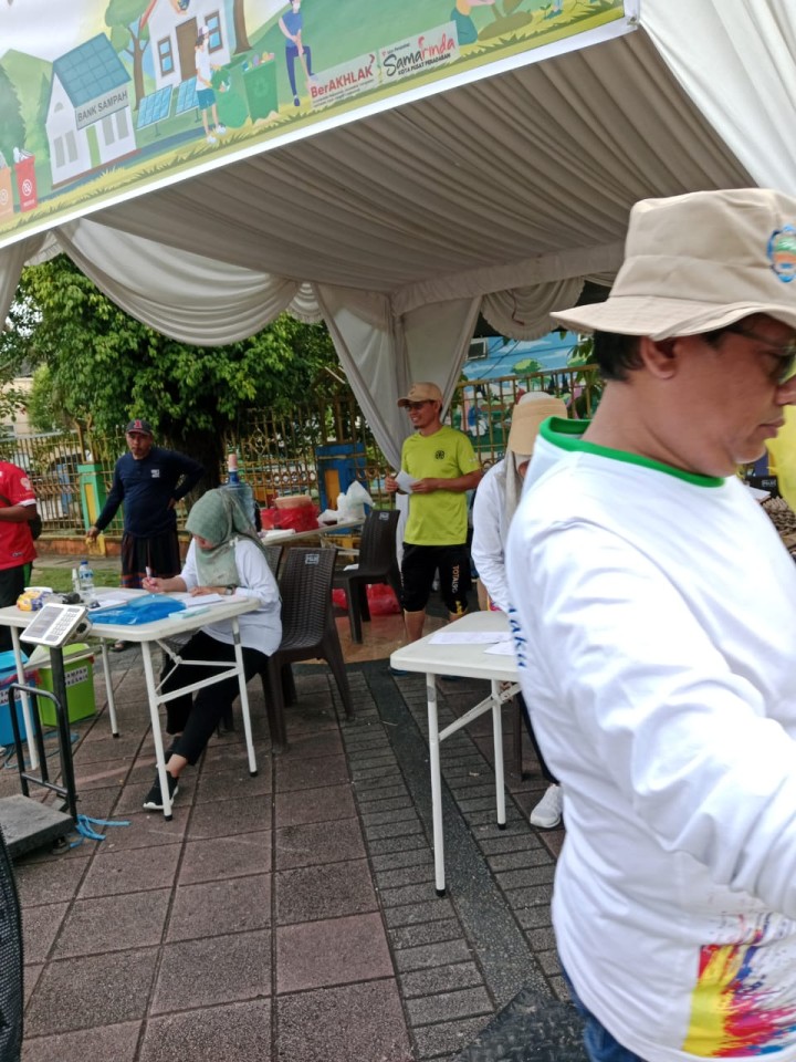 Mohon izin menyampaikan Kegiatan Sedekah Sampah oleh Kelurahan Jawa kepada DLH Kota Samarinda bertempat di Islamic Center Samarinda, disampaikan oleh Staf Seksi Ekobang LH dan Ibu Sri CS Kelurahan Jawa dilaksanakan pada Sabtu, 24-05-2025 Pukul 08.00 WITA.  Kegiatan Sedekah sampah ini  dalam rangka Hari Peduli Sampah Nasional Tahun 2025. Hasil sedekah sampah akan  didonasikan ke Rumah Yatim Piatu Baitul Walad Loa Buah Smd