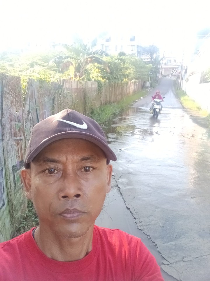 Gotroy Massal RT. 27, RT. 25, dan RT. 19 di depan tanah kosong Eks. TPS Jl. Siti Aisyah, Pembersihan & Membuat Saluran Pembuangan Air (bersama Pihak Kelurahan TLI pada Minggu, 25-05-2025 ) dihadiri oleh Seklur Kelurahan Jawa, Staf Seksi Ekobang LH, Ketua RT. 19 dan warga , Ketua RT. 27 dan warga, serta Ketua RT 19 dan warga