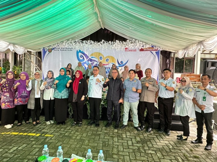 Kegiatan/acara Gerakan memasyarakatkan makan ikan (Gemarikan)  dan Bazar Produk perikanan dan pangan Thn 2025 sekaligus penyerahan secara simbolis paket makanan olahan pencegahan resiko stunting pada balita batita dan bumil warga kel. Jawa oleh ibu Hj. Rinda Andi Harun Dihadiri oleh Ibu Hj.Rinda Andi Harun dan jajaran  Kepala Dinas Perikanan dan Instansi terkait Lurah Kelurahan Jawa Kasi Kesra dan staf Hari Rabu tgl 28 Mei 2025 Merupakan salah satu program pemerintah dalam upaya mengurangi angka resiko stunting dan pencegahan balita stunting