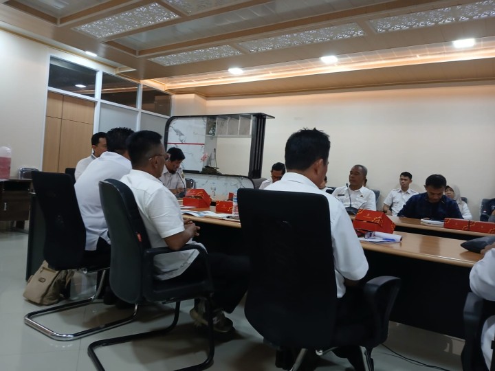 Mohon ijin 04/06/2025 Sekretaris Lurah dan Staf Seksi Ekobang menghadiri Rapat di Kantor DPUPR Tentang Sosialisasi lanjutan Pembangunan Teras Samarinda Tahap  Ke-2