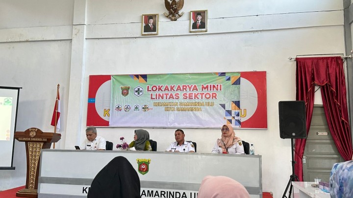 Mohon izin menyampaikan 04/06/2025 menghadiri acara Lokakarya mini Lintas sektor Tw 2 Pukesmas Se-Kecamatan Samarinda Ulu Hadir Lurah kasi Kesra Sekretaris PKk dan Kader Posyandu kel jawa