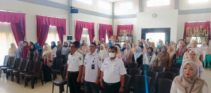 Mohon izin menyampaikan 04/06/2025 menghadiri acara Lokakarya mini Lintas sektor Tw 2 Pukesmas Se-Kecamatan Samarinda Ulu Hadir Lurah kasi Kesra Sekretaris PKk dan Kader Posyandu kel jawa