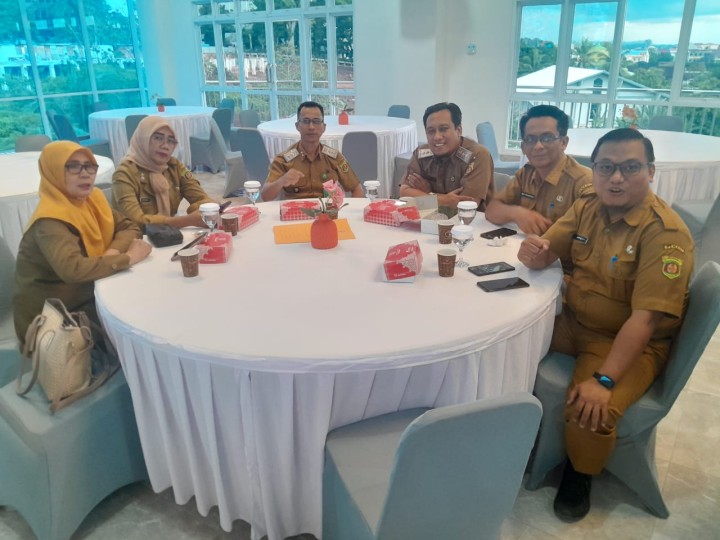 Mohon izin menyampaikan 10/06/2025 Lurah Jawa menghadiri Rapat Koordinasi dan Persentase titik Banjir sekota Samarinda Di pimpinan oleh Bapak Walikota Samarinda