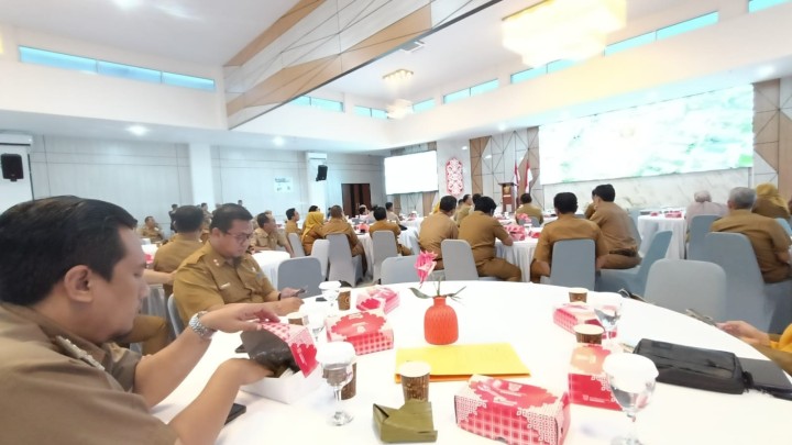 Mohon izin menyampaikan 10/06/2025 Lurah Jawa menghadiri Rapat Koordinasi dan Persentase titik Banjir sekota Samarinda Di pimpinan oleh Bapak Walikota Samarinda