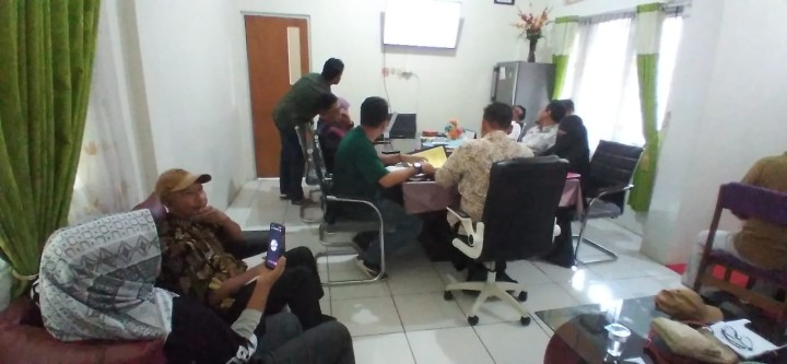 Mohon izin menyampaikan 13/06/2025 Sekretaris Lurah Mewakili Lurah Jawa Rapat Koordinasi Lurah dan Pejabat Struktural Kecamatan Samarinda Ulu di Ruang Camat Samarinda Ulu