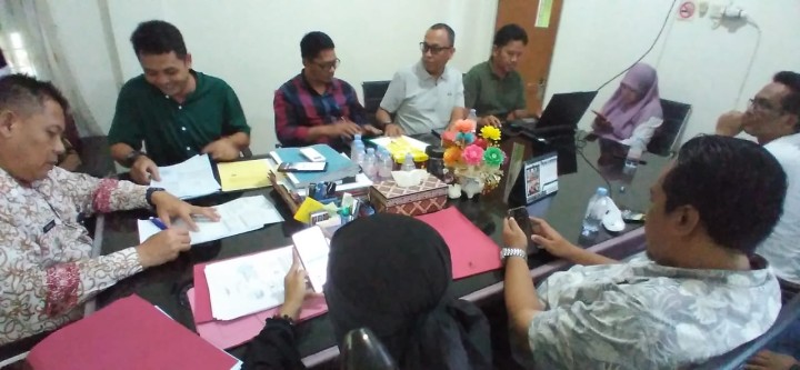 Mohon izin menyampaikan 13/06/2025 Sekretaris Lurah Mewakili Lurah Jawa Rapat Koordinasi Lurah dan Pejabat Struktural Kecamatan Samarinda Ulu di Ruang Camat Samarinda Ulu