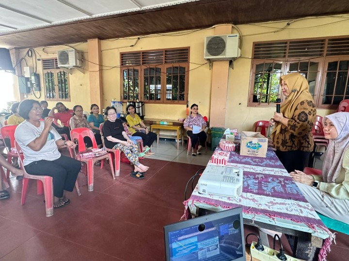 Mohon izin menyampaikan 13/06/2025 Kasi Kesra menghadiri acara Sosialisasi dan edukasi kesadaran masyarakat dalam pengelolaan sampah rumah tangga Probebaya di RT 25 di hadiri oleh ibu ST Hasanah TIm TWAP sebagai Narasumber