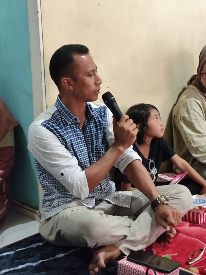 Mohon izin menyampaikan 15/06/2025 Lurah Jawa dan Kasi Kesra menghadiri kegiatan Sosialisai dan Edukasi Kesadaran Masyarakat dlm pengelolaan Sampah dan menjadi Narasumber di RT. 07 Kelurahan Jawa Kecamatan Samarinda Ulu