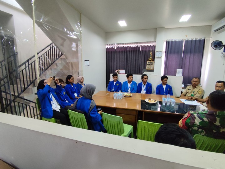 Mohon izin menyampaikan 16/6/2025 Mohon izin menyampaikan Kegiatan Penerimaan KKN Mahasiswa/i Politeknik Pertanian Negeri Samarinda oleh Lurah Jawa bersama Aparat Kelurahan Jawa