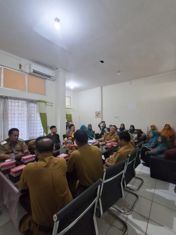 Mohon izin menyampaikan 16/6/2025 Camat Samarinda Ulu dan Lurah Sekecamatan Samarinda Ulu menerima Kunjungan dari Kecamatan Biduk-Biduk Kab.Berau di Kecamatan Samarinda Ulu