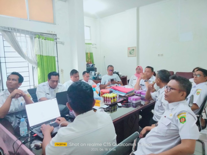 Mohon izin menyampaikan 18/6/2025 Lurah Jawa Menghadiri Kegiatan Rakor terkait presentasi rencana kerja kepada bapak Walikota Samarinda di Ruang Camat Samarinda Ulu