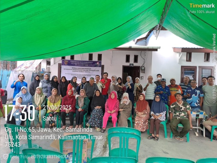 Mohon izin menyampaikan 21/6/2025 Lurah Jawa dan Kasi Kesra Menghadiri Kegiatan Sosialisasi dan edukasi Pilah sampah Rumah Tangga RT 01 Kelurahan Jawa