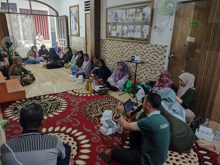 Mohon izin menyampaikan 20/6/2025 Lurah Jawa dan Kasi Kesra Sebagai Narasumber Menghadiri Kegiatan Sosialisasi dan edukasi Pilah sampah Rumah Tangga RT 10 Kelurahan Jawa