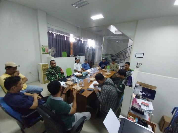 Mohon izin menyampaikan Kegiatan Rakor Sosialisasi Lanjutan Peningkatan Saluran Drainase Sub Sistem Jl. Pasundan - Jl. KS. Tubun Dalam (BANKEU PROV. 2025) dipindahkan ke Jl. Gn. Cermai Kelurahan Jawa, pada Jumat, 04 Juli 2025 di Lantai 2 Kantor Kelurahan Jawa
