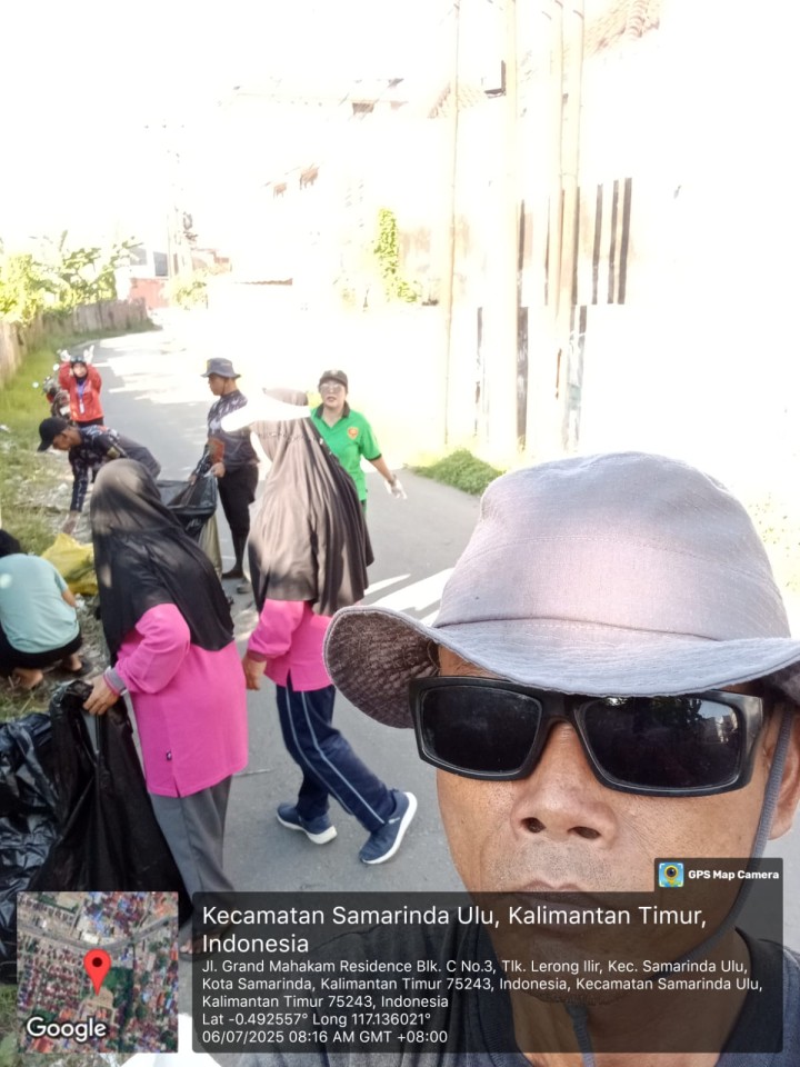 Mohon izin menyampaikan Kegiatan Gotong Royong Massal RT. 27, RT. 25 dan RT. 26 Kelurahan Jawa (sekaligus Gotong Royong Satlinmas Kelurahan Jawa) dan Monitoring dari Kasi Ekobang LH & Staf di Jl. Siti Aisyah Wilayah Kelurahan Jawa & Wilayah Kelurahan TLI