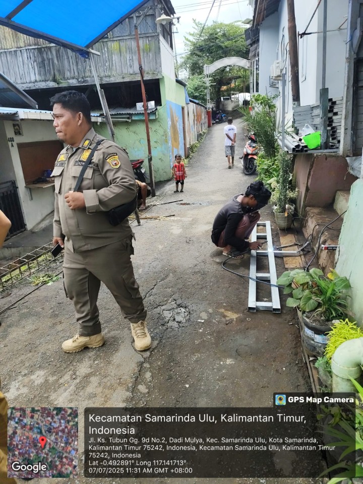 Mohon izin menyampaikan 7/7/2025 Lurah Jawa, Kasi Ekobang & LH Beserta Staff Peninjauan Sarpras Probebaya 2025 (Pembangunan Tembok Pembatas Jalan) di RT. 36 Kel. Jawa - Pokmas PM