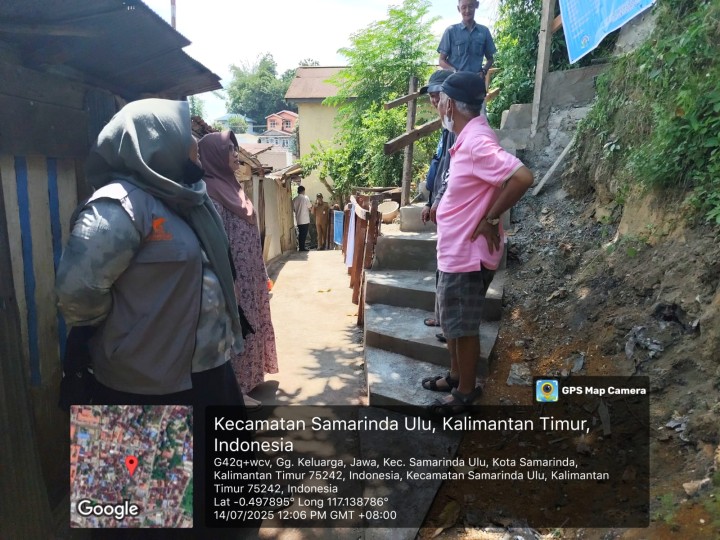 Mohon izin menyampaikan 14/7/2025 Lurah Jawa, Kasi Ekobang & LH Beserta Staff Peninjauan Sarpras Probebaya 2025 (Peningkatan Jalan A dan Jalan B & Pembuatan Turap Ulin) di RT. 20 Kel. Jawa - Pokmas AC