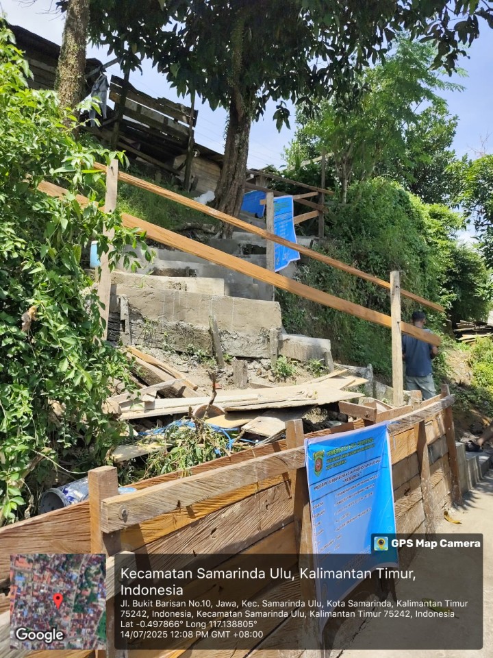 Mohon izin menyampaikan 14/7/2025 Lurah Jawa, Kasi Ekobang & LH Beserta Staff Peninjauan Sarpras Probebaya 2025 (Peningkatan Jalan A dan Jalan B & Pembuatan Turap Ulin) di RT. 20 Kel. Jawa - Pokmas AC