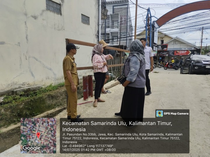Mohon izin menyampaikan 14/7/2025 Lurah Jawa, Kasi Ekobang & LH Beserta Staff Peninjauan Sarpras Probebaya 2025 (Pembuatan Pagar & Rehab Poskamling) di RT. 39 Kel. Jawa - Pokmas BBJ