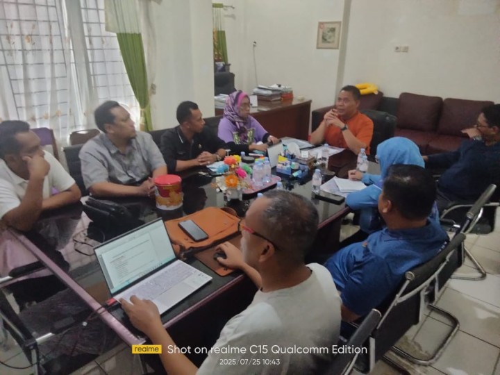 Mohon izin menyampaikan 27/7/2025 Lurah Jawa menghadiri Rakor HUT RI Tahun 2025 di Ruang Camat Samarinda Ulu