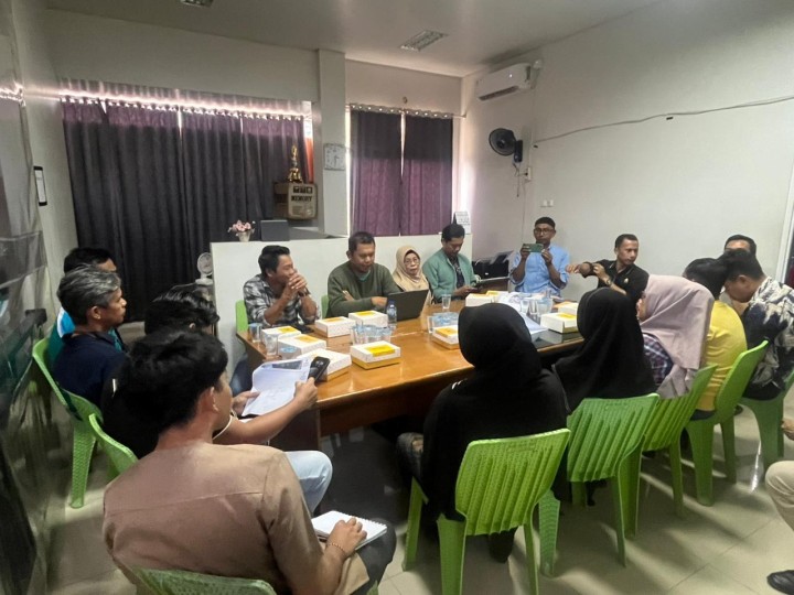 Mohon izin menyampaikan 27/7/2025 Lurah Jawa, Kasi Ekobang & LH, Babinkhamtibmas Kel. Jawa beserta RT Kel. Jawa Kegiatan Rakor Sosialisasi Peningkatan Saluran Drainase Jl. Siradj Salman RT. 27 Kelurahan Jawa (APBD 2025) di Lantai 2 Kantor Kelurahan Jawa