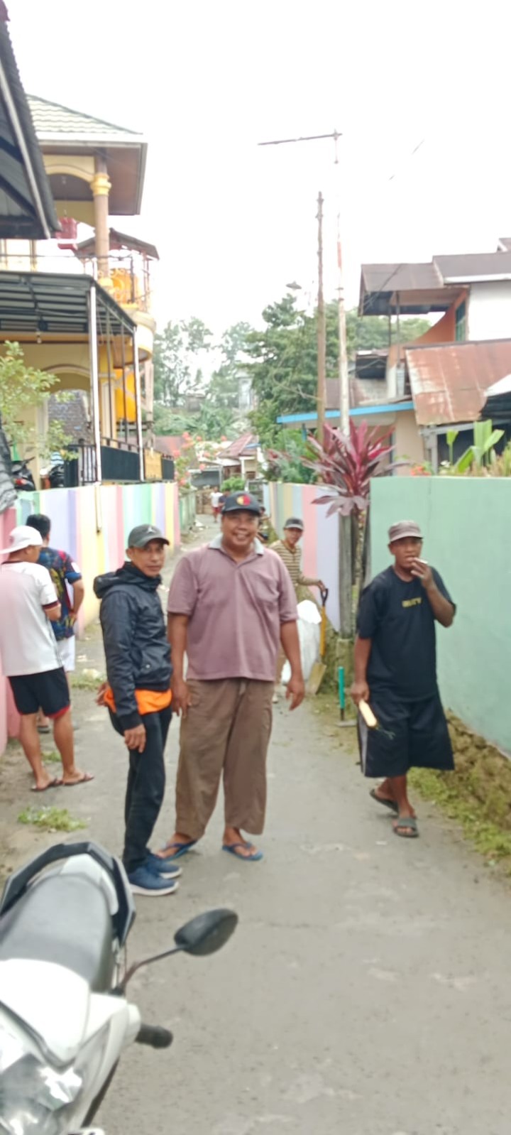 Mohon izin menyampaikan 27/07/2025 Lurah Jawa menghadiri Giat 1. Mengadakan Foging di RT 25   2. Monitoring Gotong Royong di RT 22 3. Monitoring Gotong Royong di RT 26