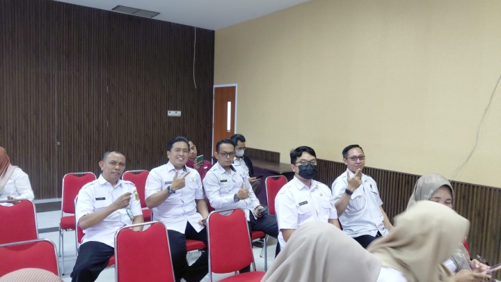 Mohon izin menyampaikan 6/8/2025 Sekretaris Lurah Jawa menghadiri Bimtek Susulan Aplikasi SILAYAR dan Klinik Kelas Pemusanahan Arsip Tahap II Tahun 2025 di Dinas Perpusip