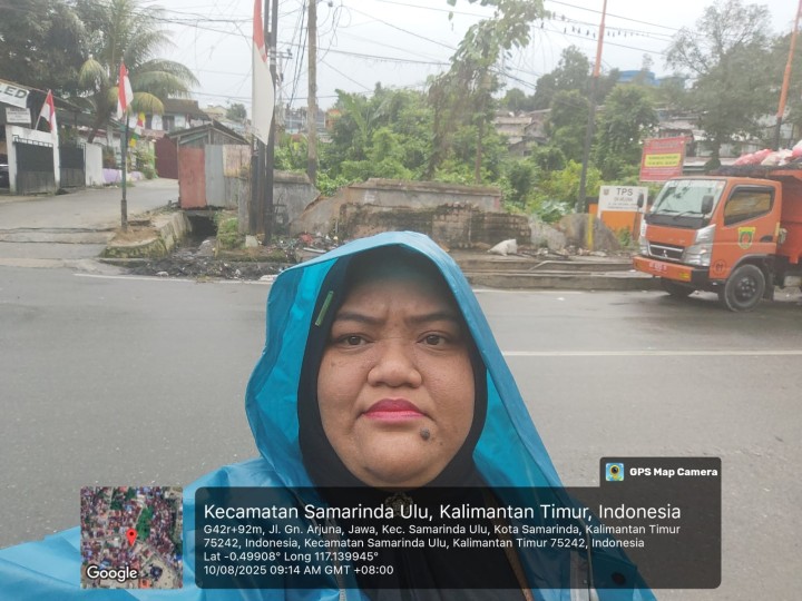 Mohon izin menyampaikan, Kegiatan Kasi Ekobang LH Kel. Jawa Monitoring Pasca Gotong Royong di Parit dekat TPS Jl. Gn. Arjuna oleh Warga RT. 12 & RT. 13 Kel. Jawa Pukul 09.00 WITA pada Minggu, 10-08-2025.  Hasil yang didapat : Pasir & Lumpur belum dikarungi setelah pengerukan parit/drainase, di dalam parit juga masih penuh pasir. Kondisi hujan sedang.  Adapun keadaan tsb sudah dilaporkan ke Pak Slamet Ketua RT. 13, agar nanti selesai hujan untuk ditindaklanjuti.  Dan besok senin bersurat ke DLH untuk pengangkutan sisa sampah Gotroy RT. 12 & RT. 13.  Demikian dilaporkan