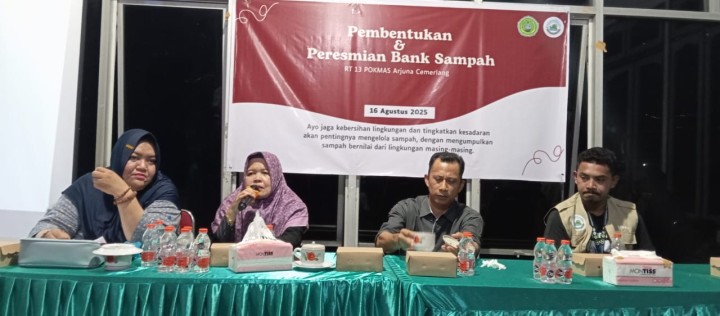 Mohon izin menyampaikan Sabtu, 16 Agustus 2025 Pembentukan bank sampah cemerlang RT 13, kelurahan jawa. Dihadiri  Lurah Jawa, kasi ekobang, ketua RT 13, ketua pokmas arjuna cemerlang, Mahasiswa KKN Widya Gama, ibu2 dasawisma. Peserta 31 orang