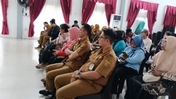 Mohon izin menyampaikan 25/8/2025 Lurah Jawa menghadiri Kegiatan Pembekalan Kampung Salai (Sampah Bernilai) sekota Samarinda di Aula Kecamatan Samarinda Ulu Kota Samarinda