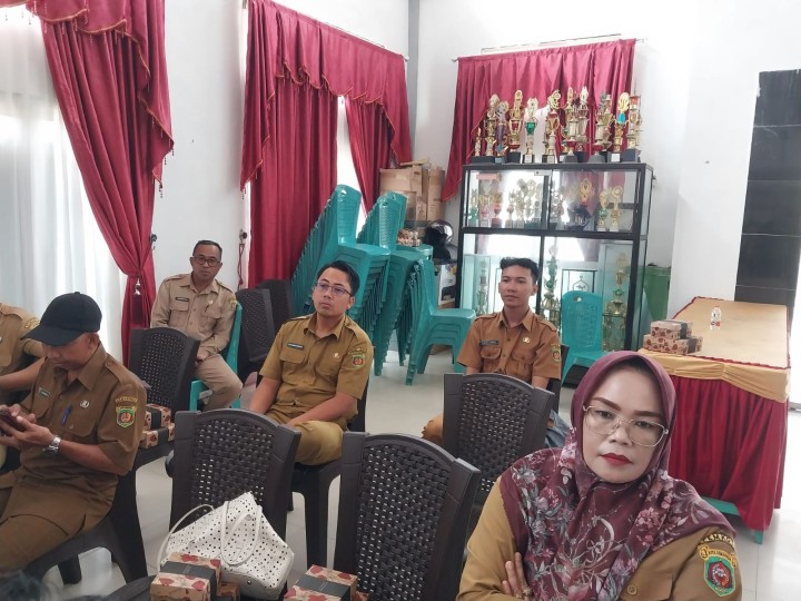 Mohon izin menyampaikan 26/8/2025 Pembinaan dan Rapat Koordinasi Kecamatan dan Kelurahan yang di hadiri KABAG TAPEM, KABAG ORGANISASI, KABID PEMERINTAHAN DAN PEMBANGUNAN MANUSIA BAPPERIDA, KABID BIDANG PEMBENDAHARAAN BPKAD, KABID PEMBERDAYAAN MASYARAKAT DINSOS, KABID PEMBINAAN APARATUR BKPSDM, PEJABAT STRUKTURAL KECAMATAN SAMARINDA ULU, PEJABAT STRUKTURAL KELURAHAN SE-KECAMATAN SAMARINDA ULU, BENDAHARA KECAMATAN DAN KELURAHAN SE-KECAMATAN SAMARINDA ULU