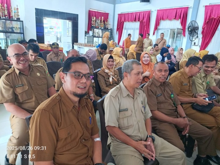 Mohon izin menyampaikan 26/8/2025 Pembinaan dan Rapat Koordinasi Kecamatan dan Kelurahan yang di hadiri KABAG TAPEM, KABAG ORGANISASI, KABID PEMERINTAHAN DAN PEMBANGUNAN MANUSIA BAPPERIDA, KABID BIDANG PEMBENDAHARAAN BPKAD, KABID PEMBERDAYAAN MASYARAKAT DINSOS, KABID PEMBINAAN APARATUR BKPSDM, PEJABAT STRUKTURAL KECAMATAN SAMARINDA ULU, PEJABAT STRUKTURAL KELURAHAN SE-KECAMATAN SAMARINDA ULU, BENDAHARA KECAMATAN DAN KELURAHAN SE-KECAMATAN SAMARINDA ULU